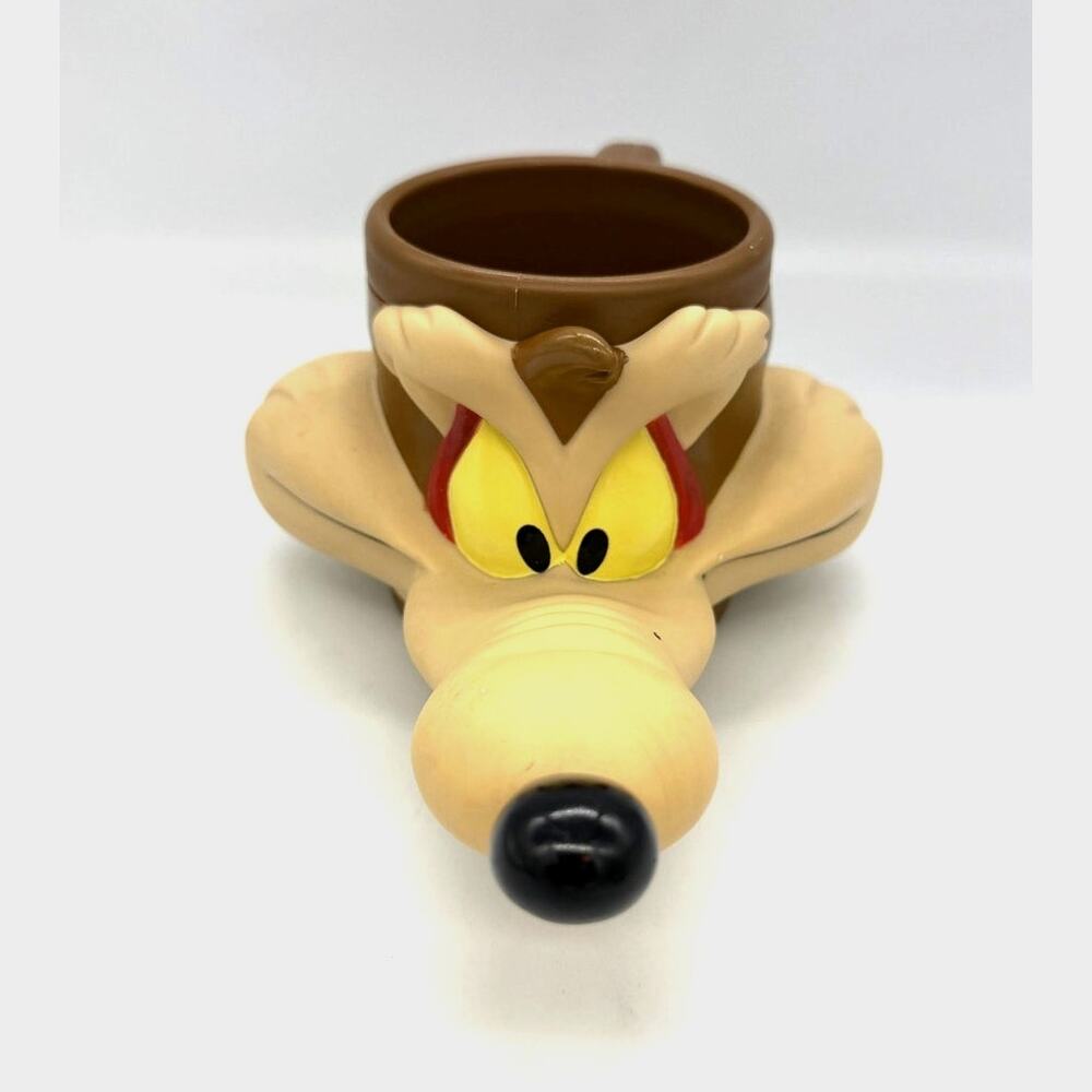 Vintage 1992 Warner Bros Looney Tunes Wile E Coyote 3D Mug